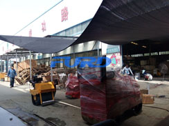 福瑞得機(jī)械微動(dòng)態(tài)--座駕壓路機(jī)、手扶壓路機(jī)、灌縫機(jī)包裝發(fā)貨