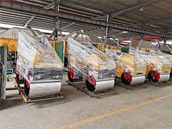 外貿(mào)出口澳大利亞的壓路機、工程照明車包裝發(fā)貨